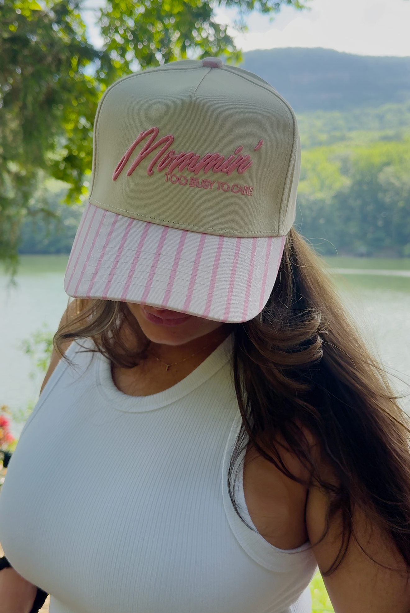 Mommin' Trucker hat