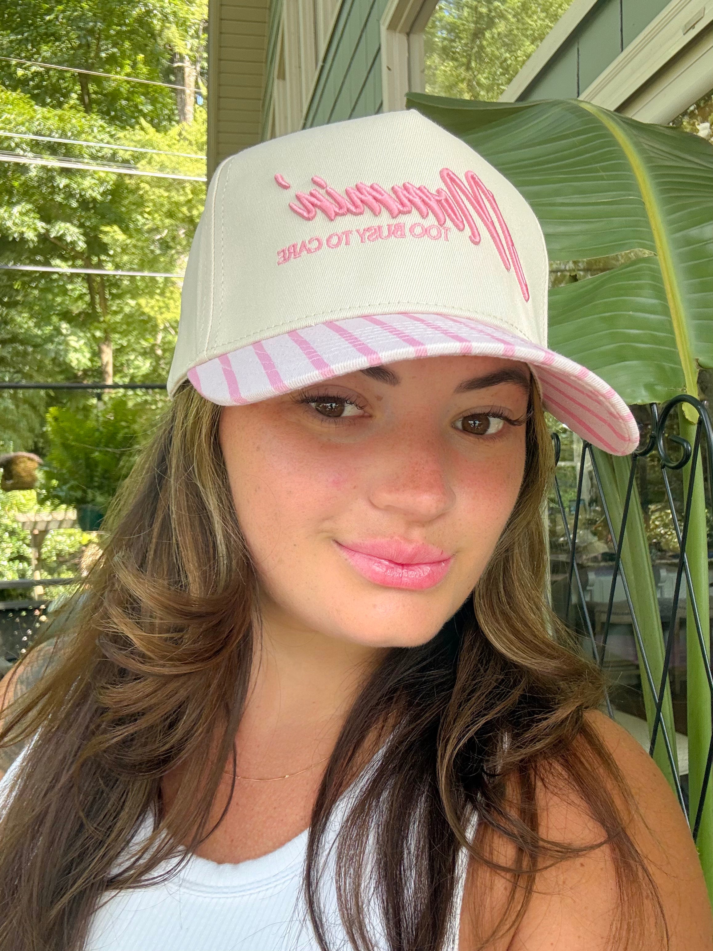 Mommin' Trucker hat